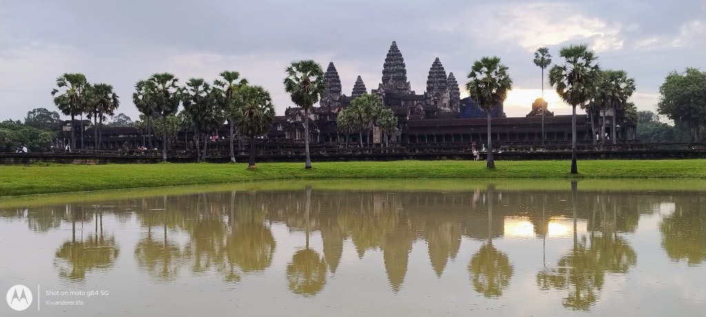 Angkor Wat Sunrise, Angkor Wat Heritage Site, Siem Reap, Cambodia