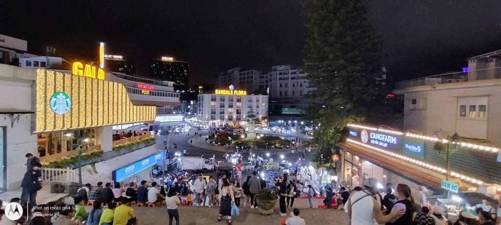 Da Lat night market, vietnam