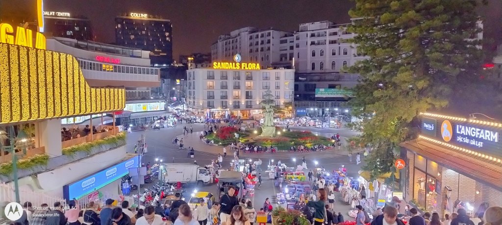 Da Lat night market, vietnam