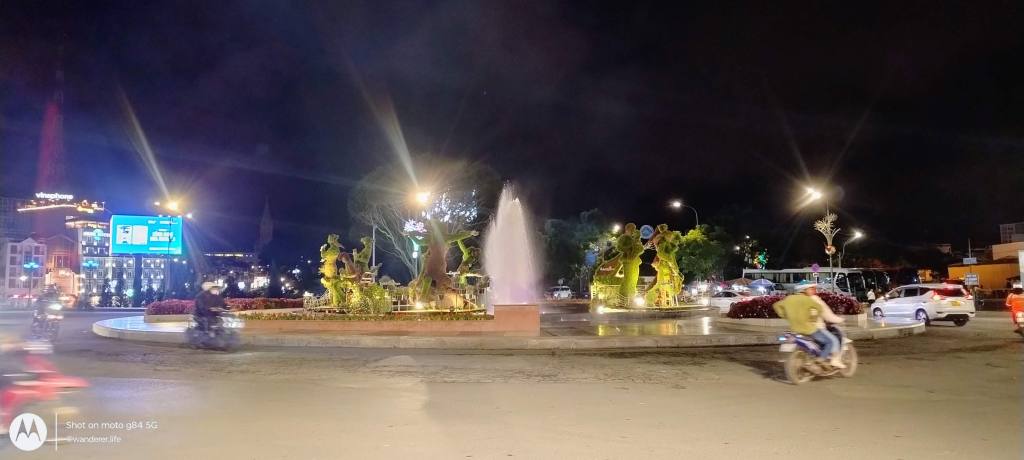 Da Lat night market, vietnam