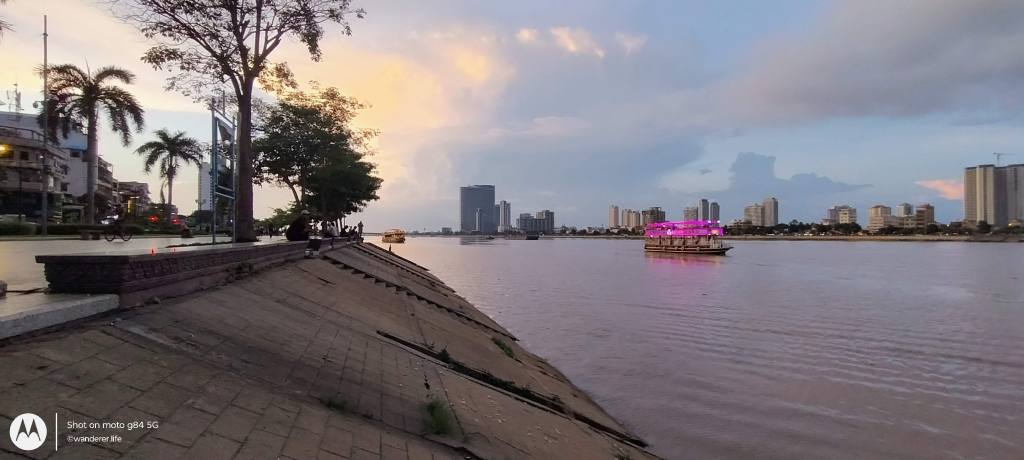 Preah Sisowath Quay, Phnom penh cambodia