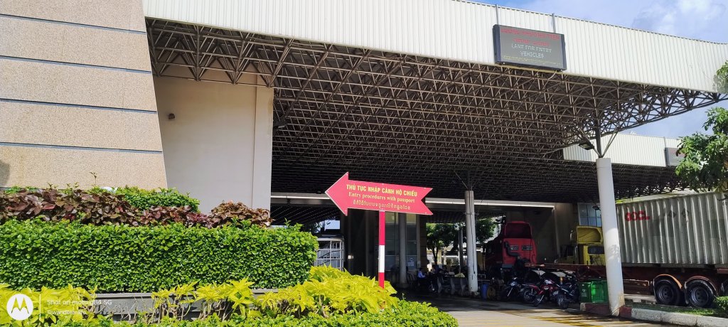 bavet moc bai border cambodia vietnam