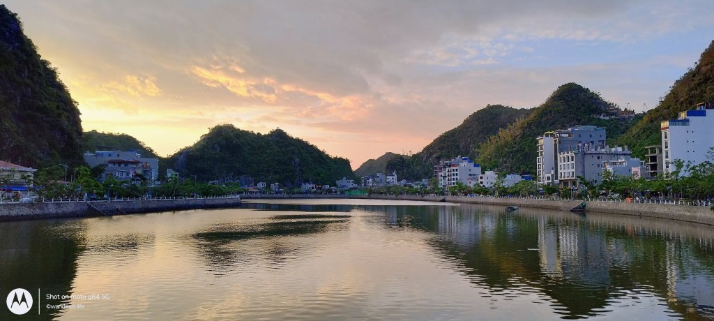 cat ba, vietnam