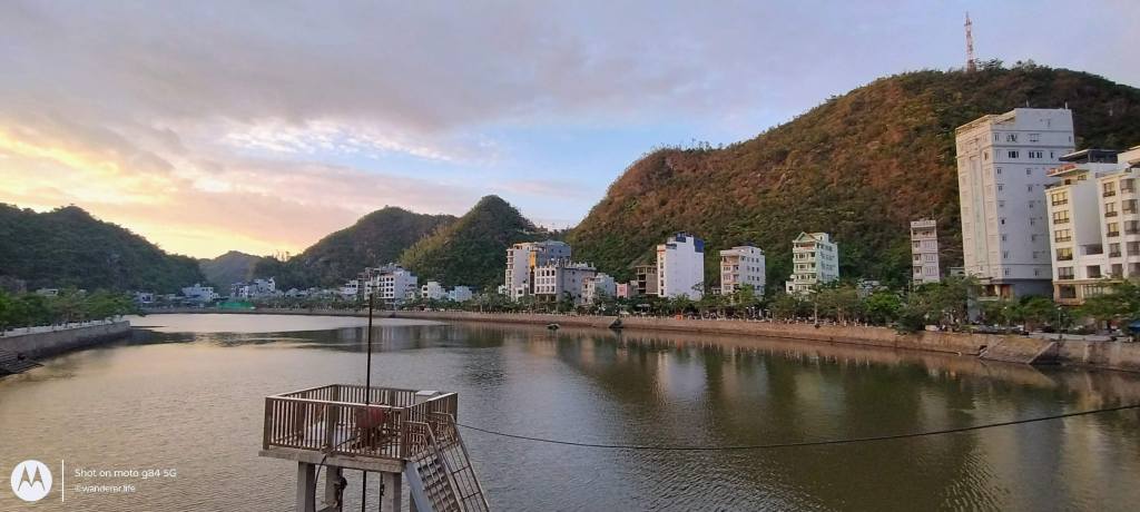 cat ba, vietnam