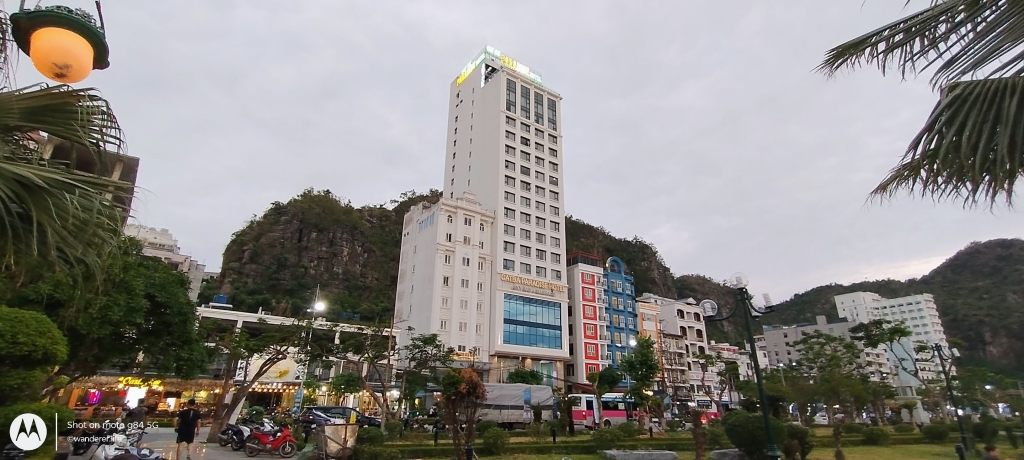 cat ba, vietnam
