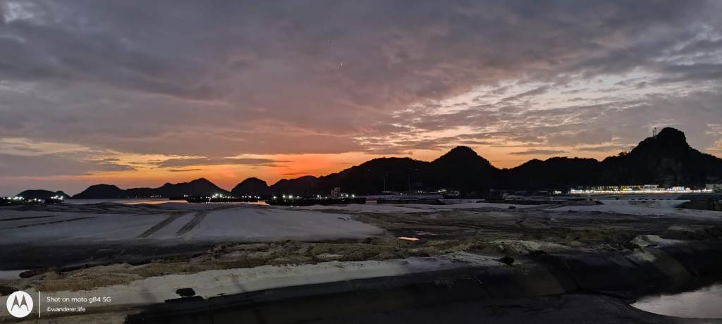 cat ba, vietnam, cat ba square