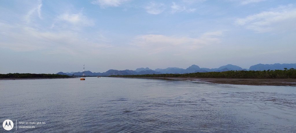 cat ba, vietnam
